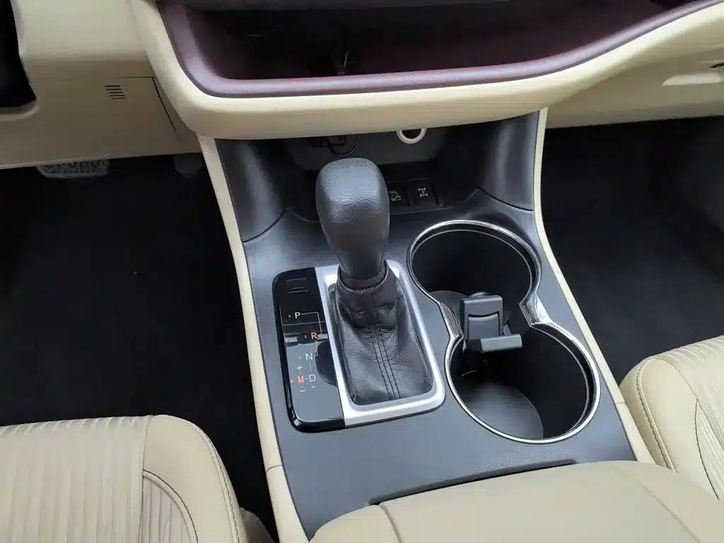 2017 Highlander 2.0T AWD Elite Edition 7-seater — миниатюра 13