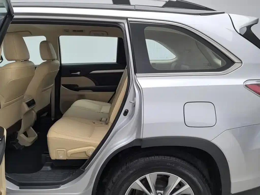 2017 Highlander 2.0T AWD Elite Edition 7-seater — миниатюра 15