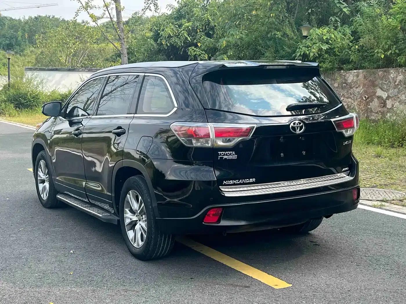 2017 Highlander 2.0T AWD Elite Edition 7-seater — миниатюра 4