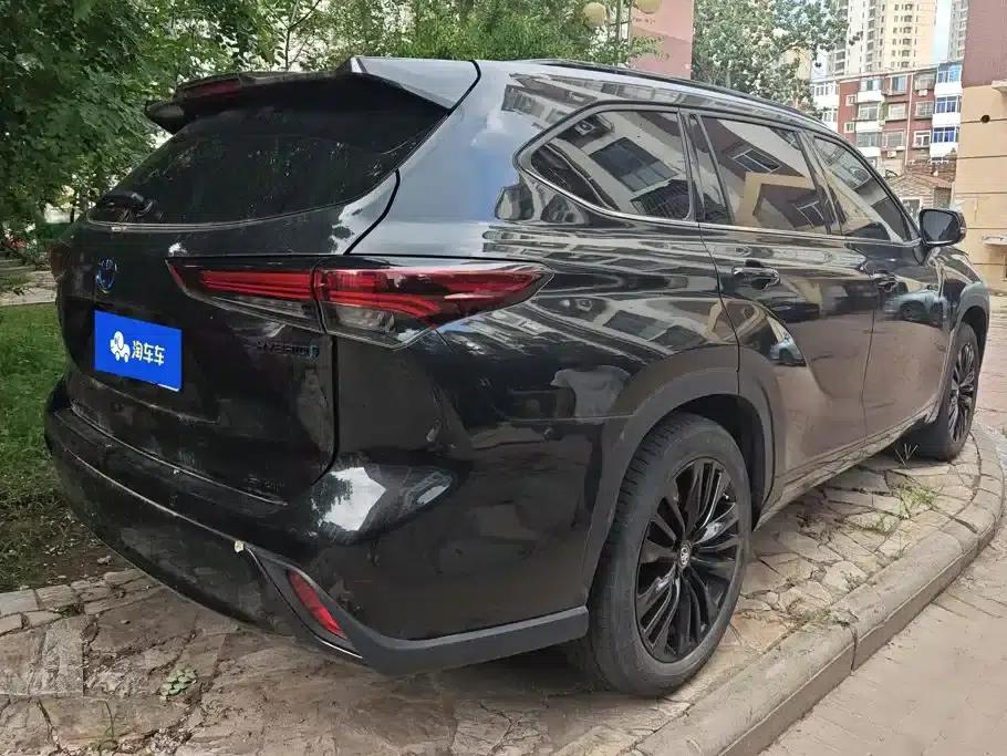 2024 Toyota Highlander 2.5L Intelligent Hybrid Dual-Motor AWD Premium Edition (7-seater) — миниатюра 3