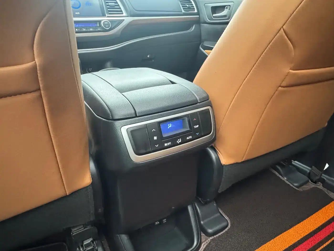 Highlander 2020 2.0T AWD Millionth Anniversary Edition 7-Seater — миниатюра 14