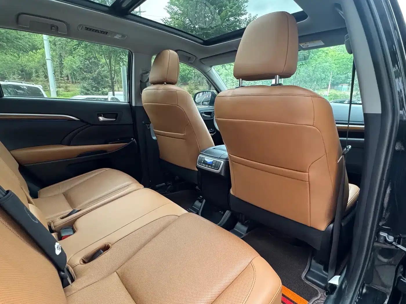 Highlander 2020 2.0T AWD Millionth Anniversary Edition 7-Seater — миниатюра 16