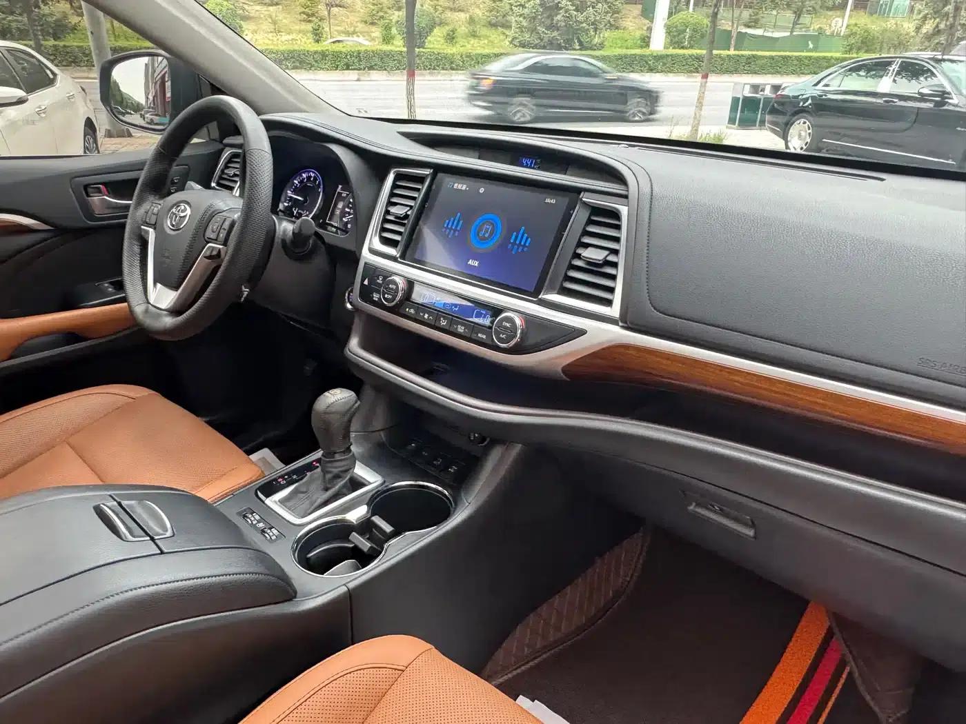 Highlander 2020 2.0T AWD Millionth Anniversary Edition 7-Seater — миниатюра 18