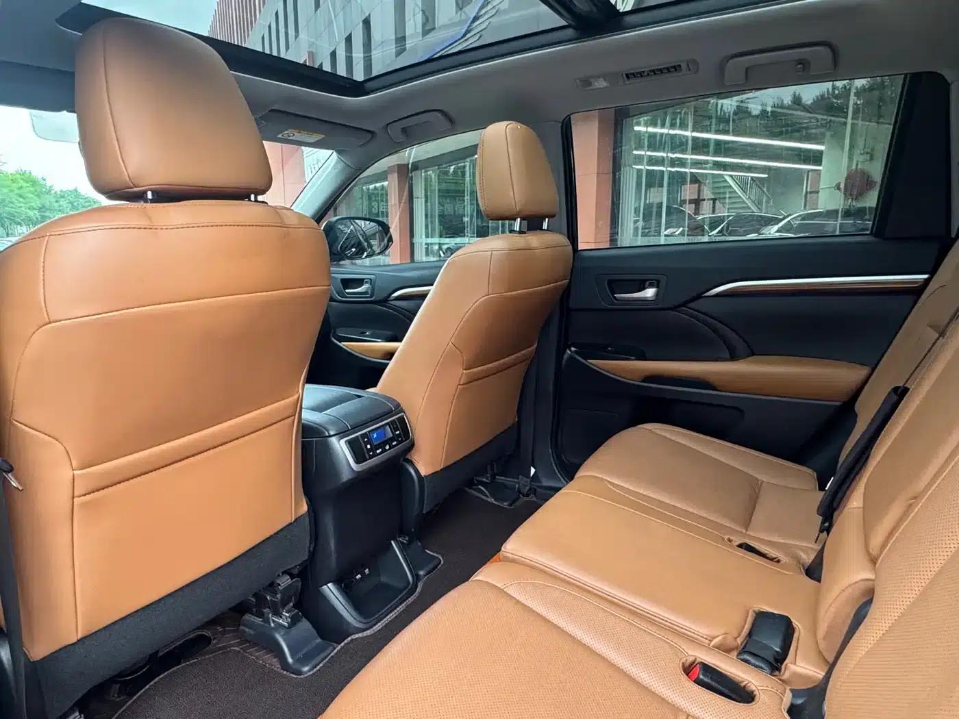 Highlander 2020 2.0T AWD Millionth Anniversary Edition 7-Seater — миниатюра 8
