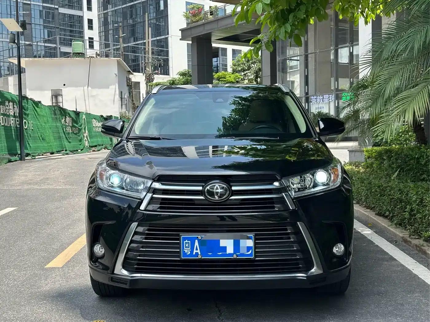 2018 Toyota Highlander 2.0T 4WD Premium Edition 7-seater (China VI Emission Standard) — миниатюра 2