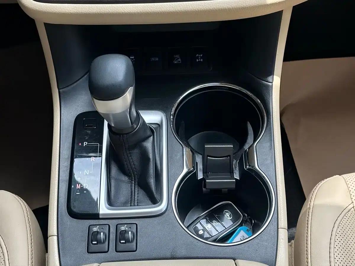 2018 Toyota Highlander 2.0T 4WD Premium Edition 7-seater (China VI Emission Standard) — миниатюра 18