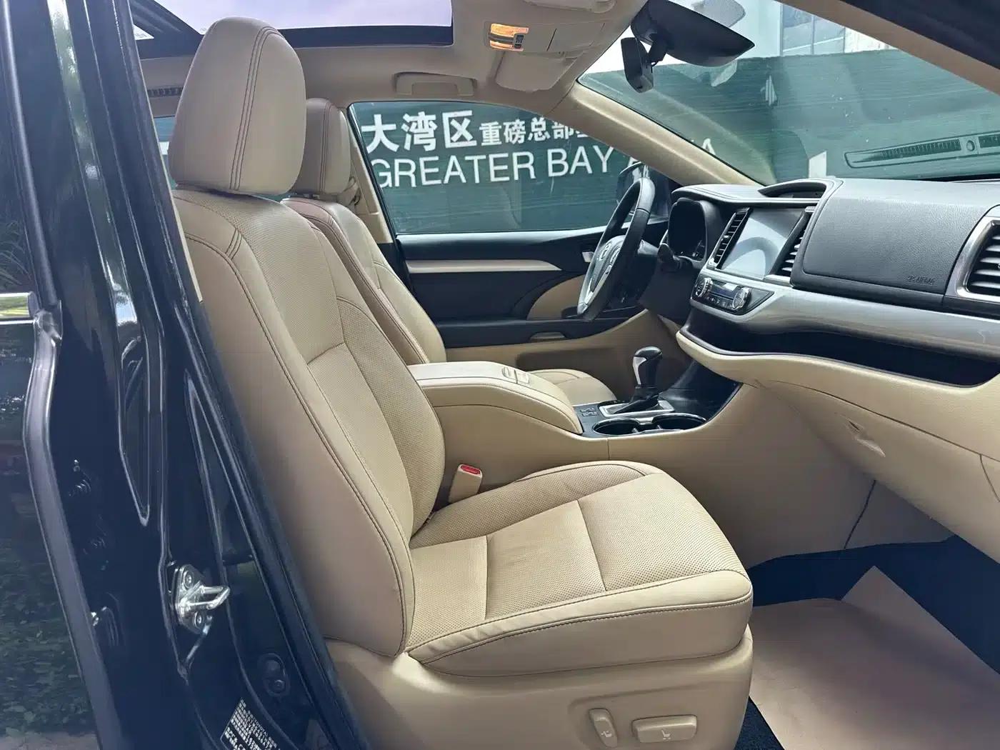 2018 Toyota Highlander 2.0T 4WD Premium Edition 7-seater (China VI Emission Standard) — миниатюра 27