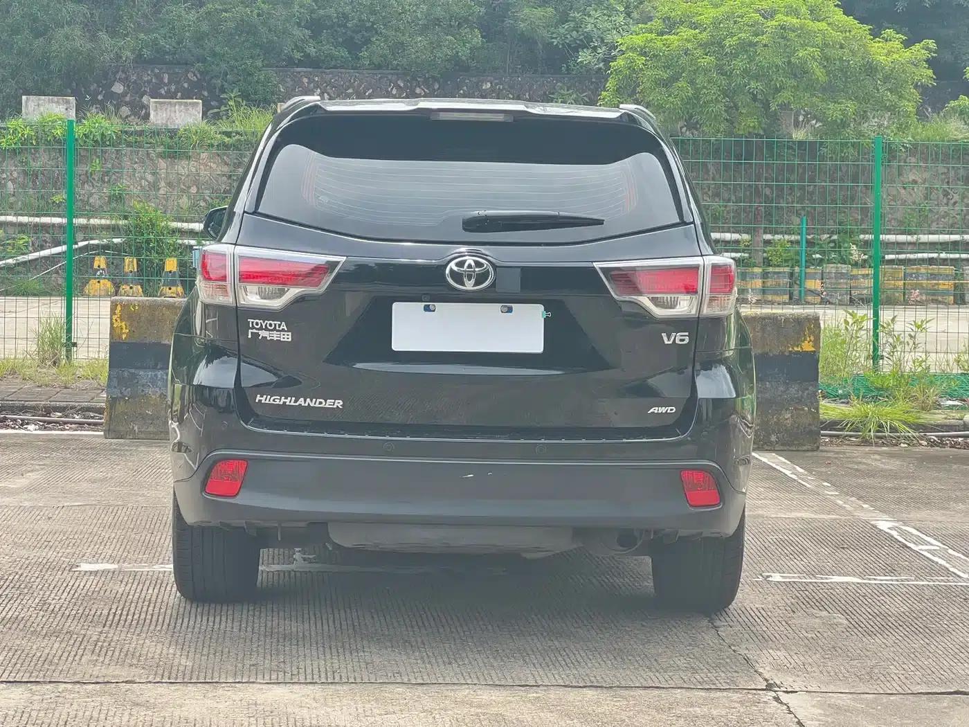 2015 Highlander 3.5L AWD Elite Edition 7-Seater — миниатюра 11