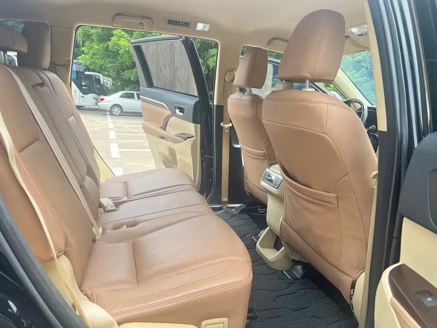2015 Highlander 3.5L AWD Elite Edition 7-Seater — миниатюра 8