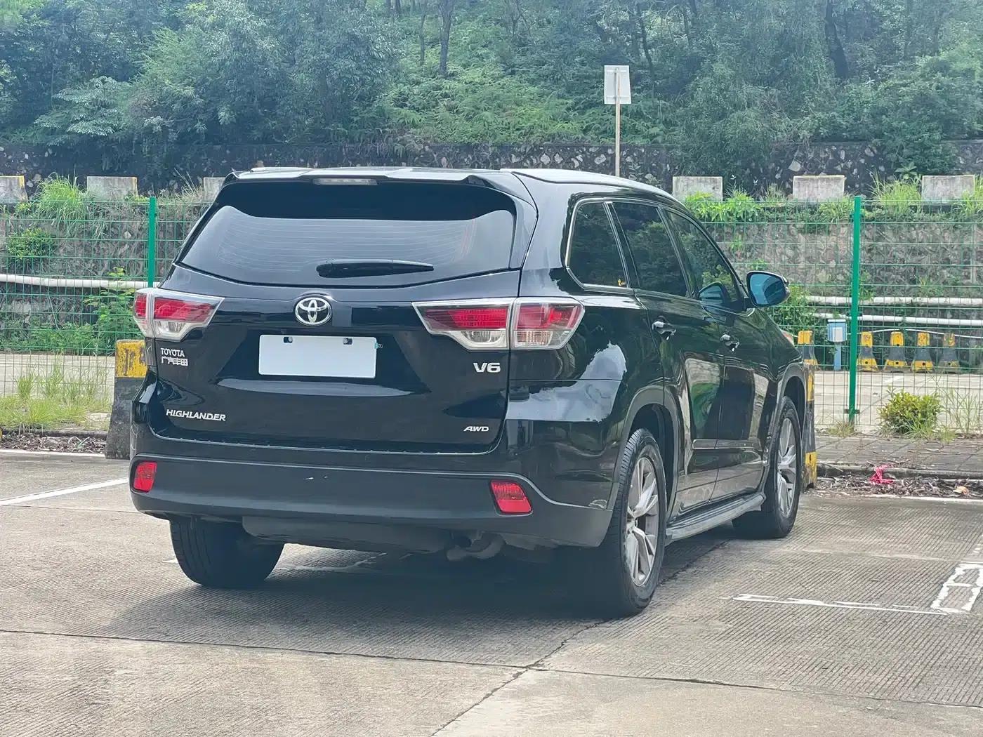 2015 Highlander 3.5L AWD Elite Edition 7-Seater — миниатюра 10