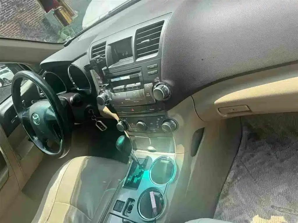 2012 Highlander 2.7L 2WD 7-seater Elite Edition — миниатюра 3