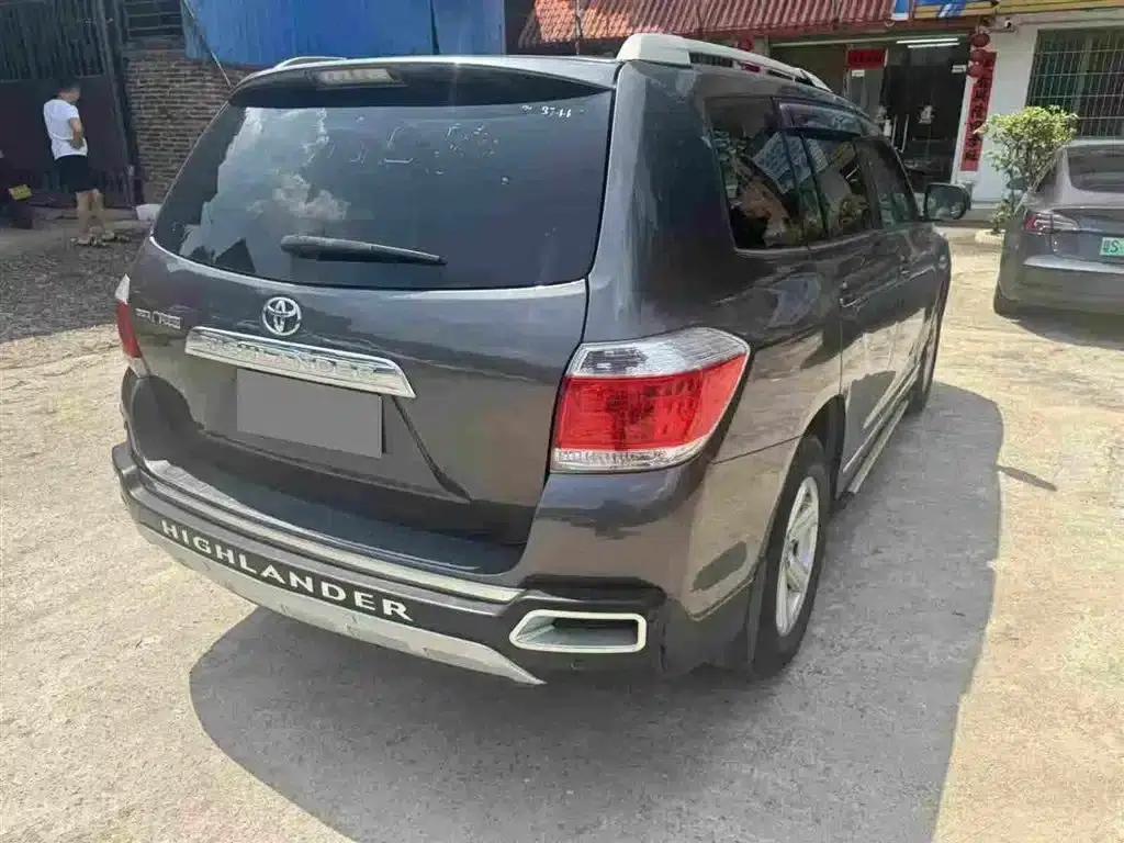 2012 Highlander 2.7L 2WD 7-seater Elite Edition — миниатюра 5