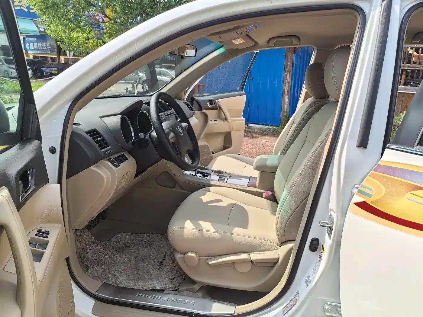 2012 Highlander 2.7L 2WD 7-seater Elite Edition — миниатюра 11