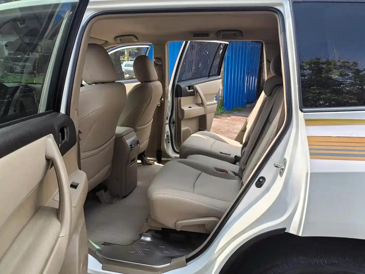 2012 Highlander 2.7L 2WD 7-seater Elite Edition — миниатюра 12