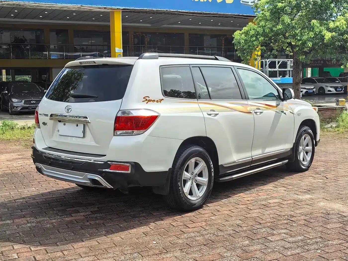 2012 Highlander 2.7L 2WD 7-seater Elite Edition — миниатюра 6