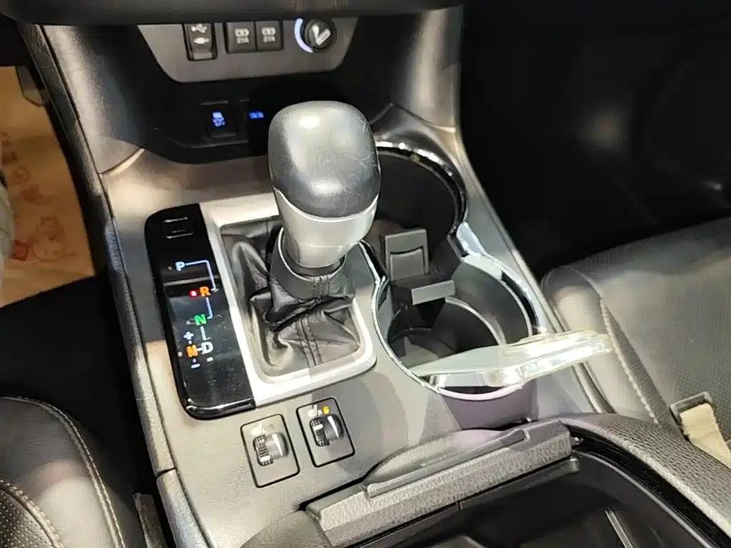 2018 Toyota Highlander 2.0T AWD Luxury 7-seater (China VI Emission Standard) — миниатюра 14