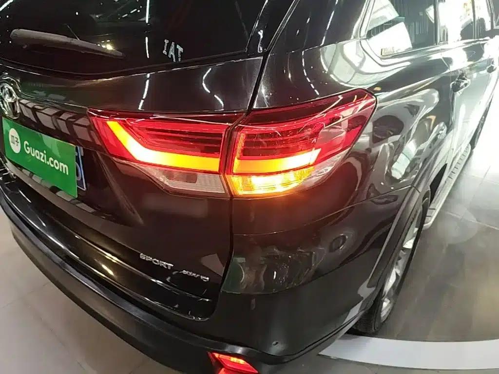 2018 Toyota Highlander 2.0T AWD Luxury 7-seater (China VI Emission Standard) — миниатюра 8
