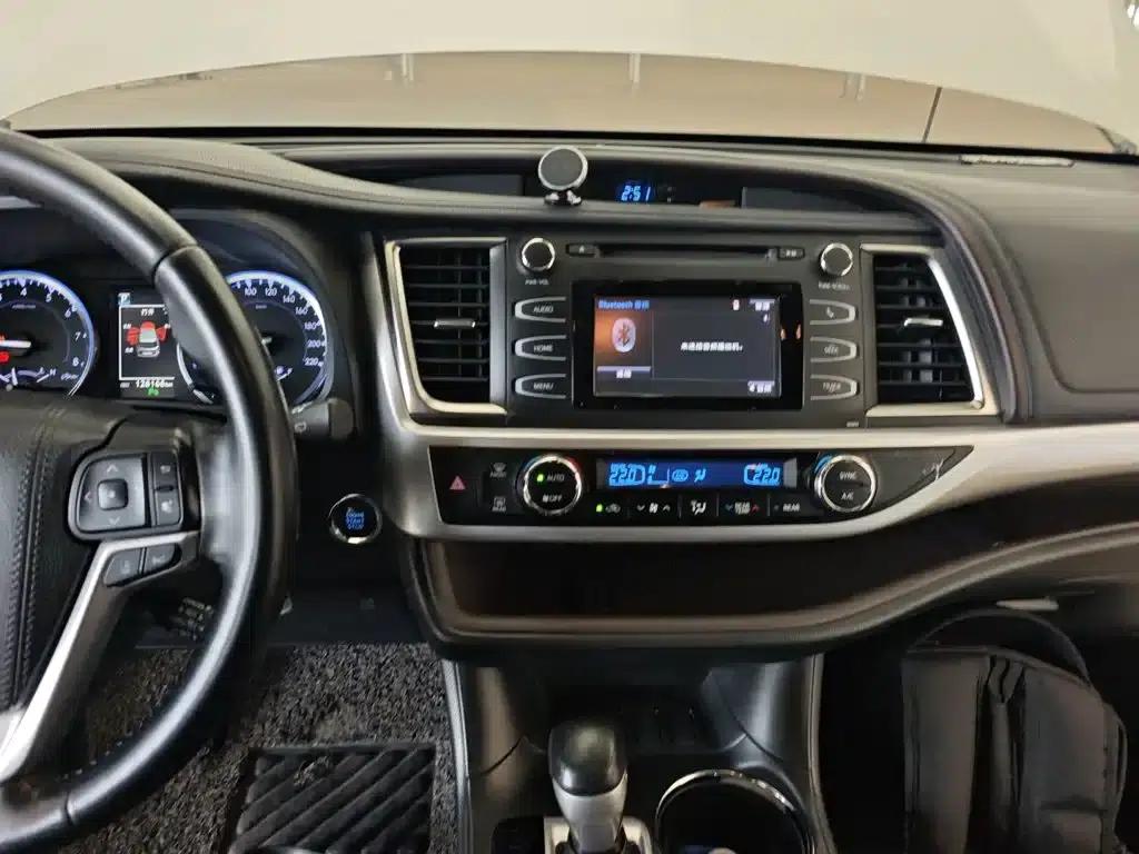 2018 Toyota Highlander 2.0T 2WD Luxury 7-seater (National V Emission Standard) — миниатюра 13