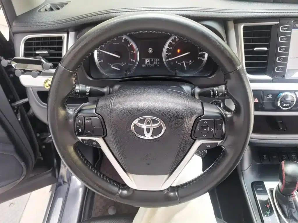 2015 Highlander 2.0T AWD Luxury 7-seater — миниатюра 3