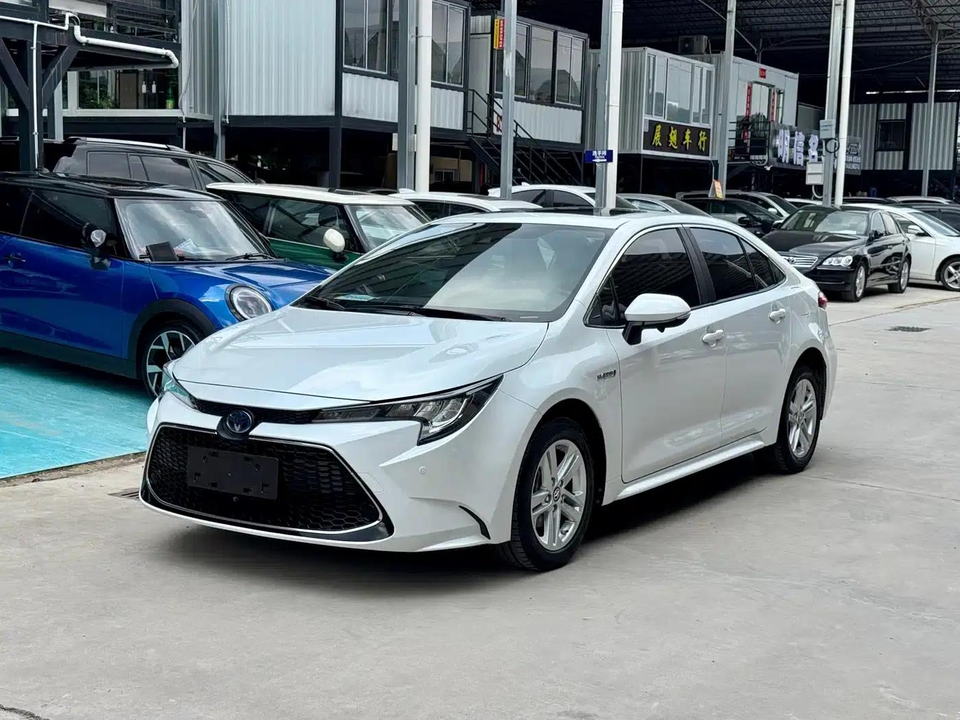 Levin 2021 Hybrid 1.8H E-CVT Luxury Edition — миниатюра 1