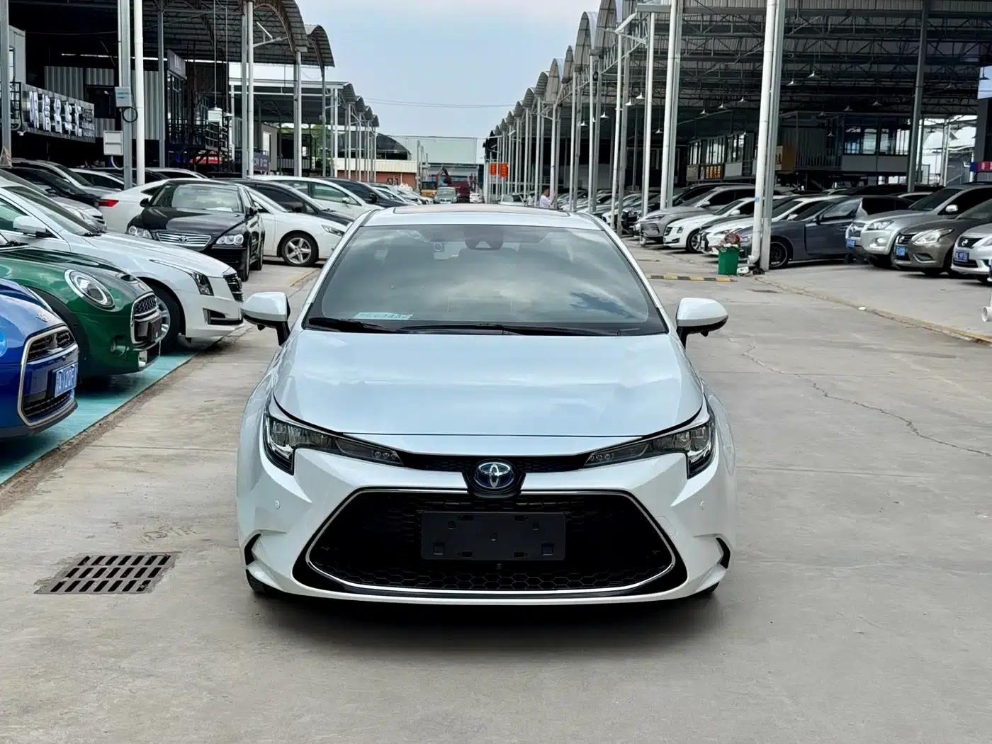 Levin 2021 Hybrid 1.8H E-CVT Luxury Edition — миниатюра 2