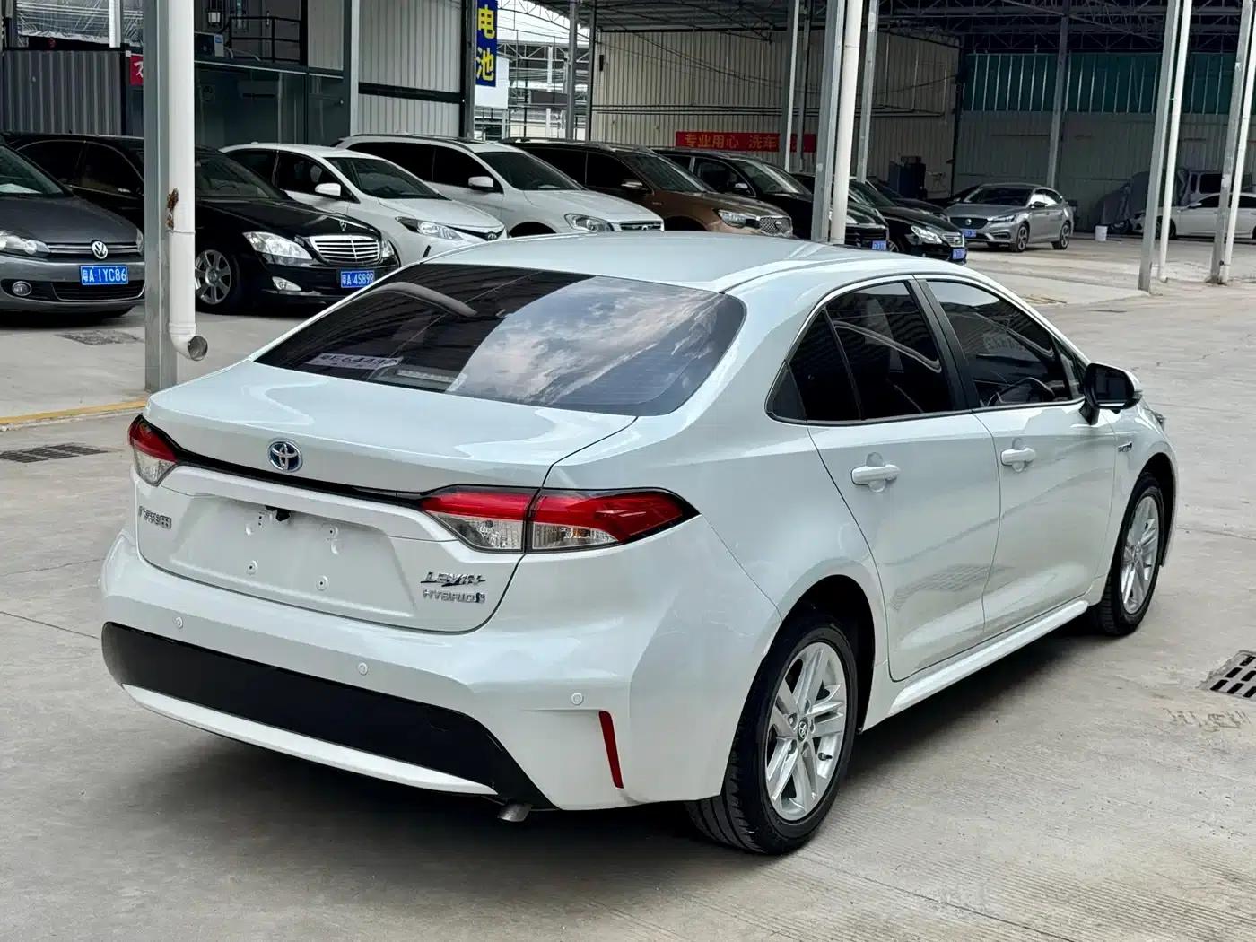 Levin 2021 Hybrid 1.8H E-CVT Luxury Edition — миниатюра 4