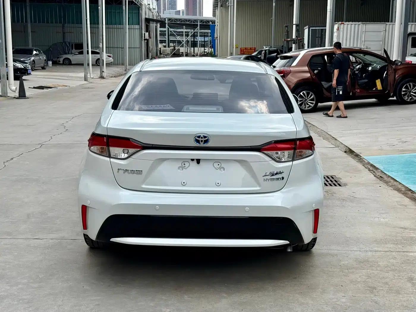 Levin 2021 Hybrid 1.8H E-CVT Luxury Edition — миниатюра 5