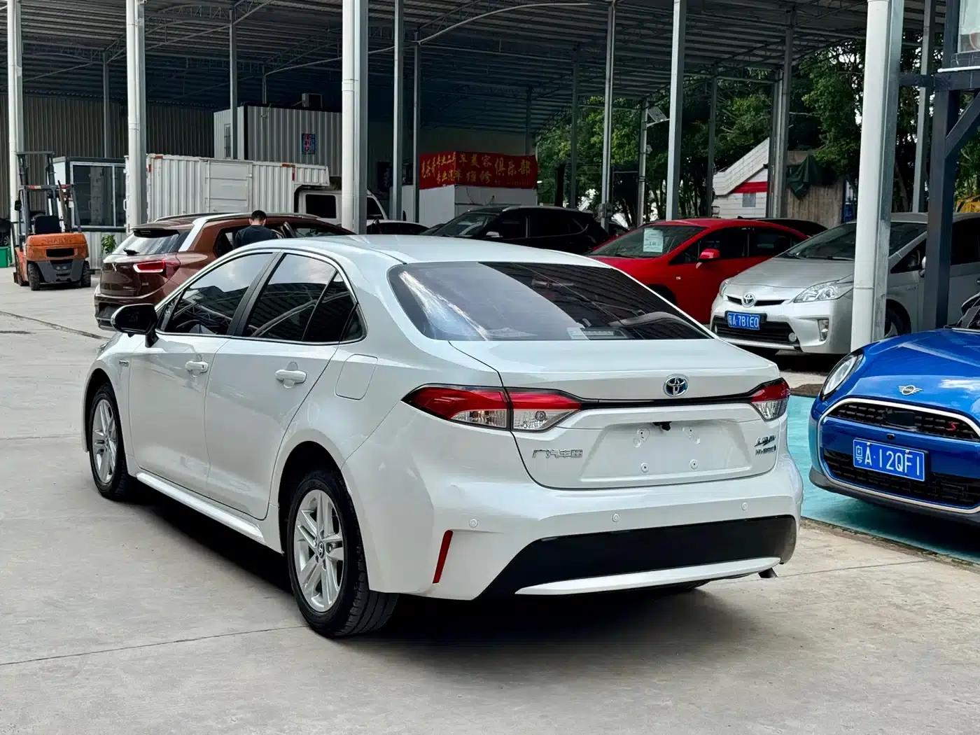 Levin 2021 Hybrid 1.8H E-CVT Luxury Edition — миниатюра 6