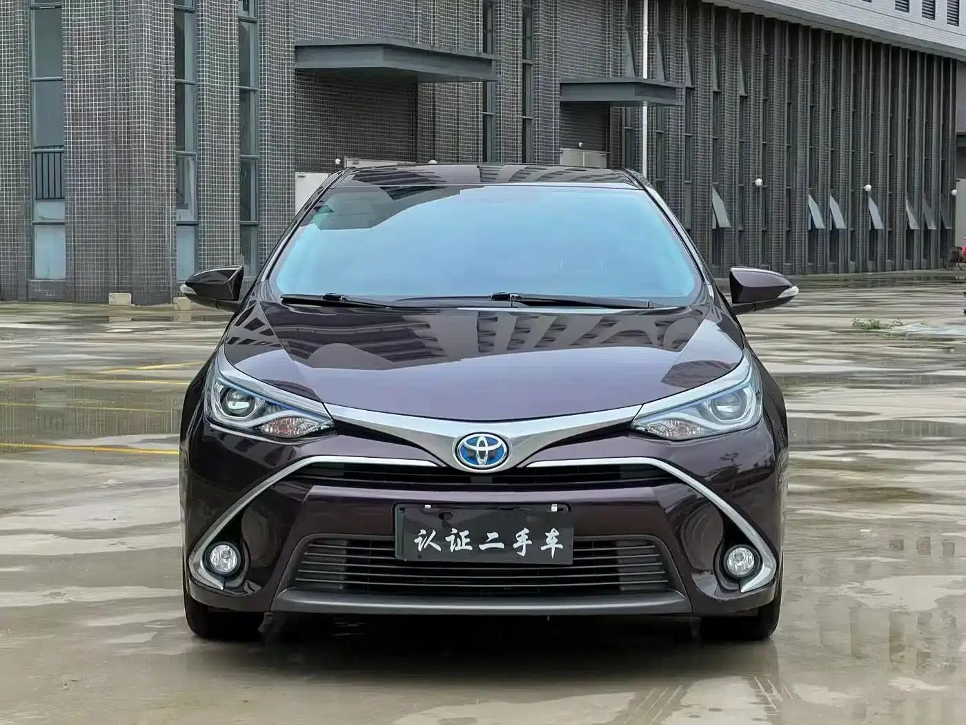 2016 Toyota Corolla Hybrid 1.8H GS E-CVT Elite Sunroof Edition — миниатюра 2