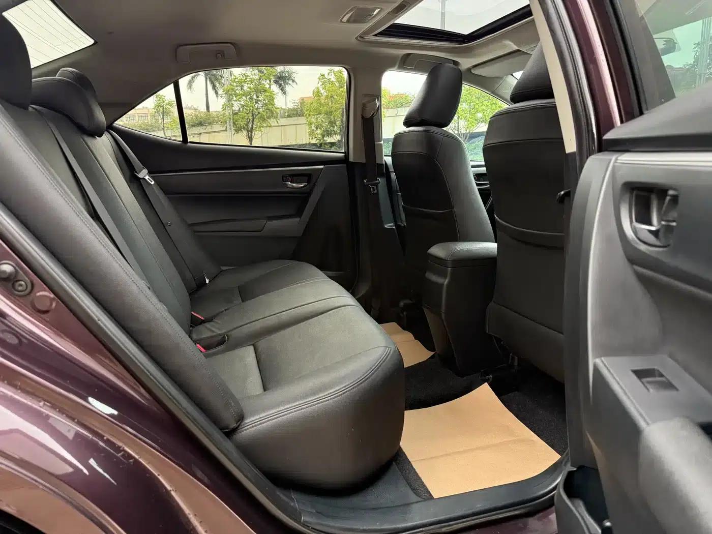 2016 Toyota Corolla Hybrid 1.8H GS E-CVT Elite Sunroof Edition — миниатюра 11