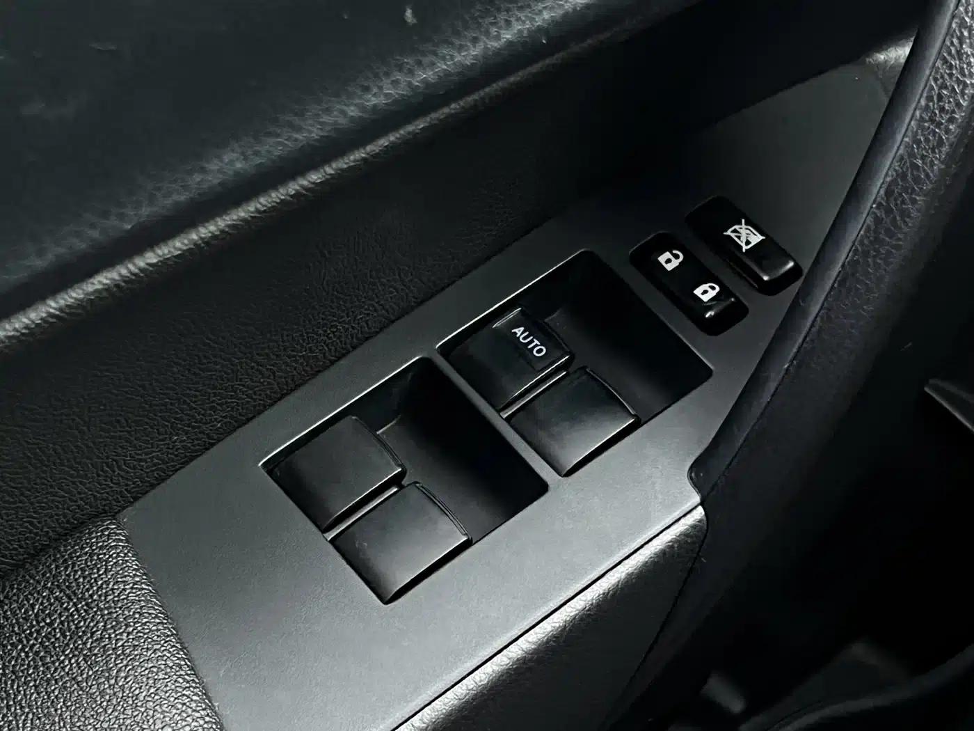 2016 Toyota Corolla Hybrid 1.8H GS E-CVT Elite Sunroof Edition — миниатюра 16