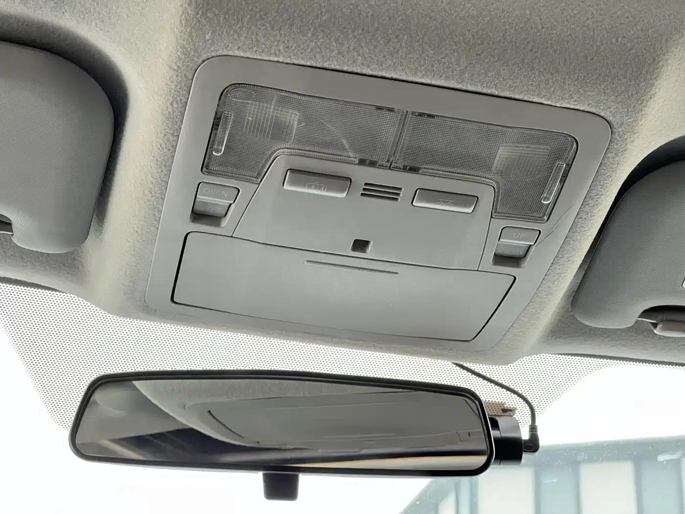 2016 Toyota Corolla Hybrid 1.8H GS E-CVT Elite Sunroof Edition — миниатюра 18