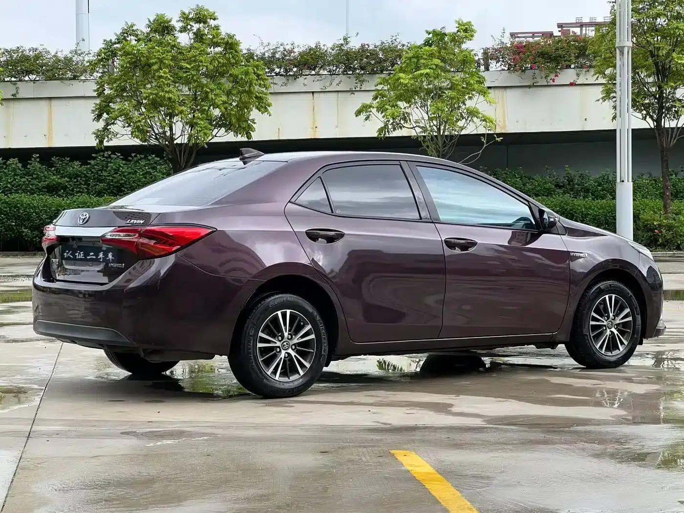 2016 Toyota Corolla Hybrid 1.8H GS E-CVT Elite Sunroof Edition — миниатюра 5