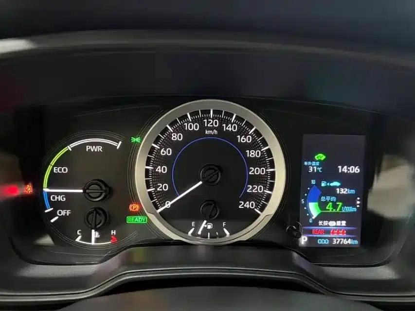 Levin 2022 Hybrid 1.8H E-CVT Leading Edition — миниатюра 11