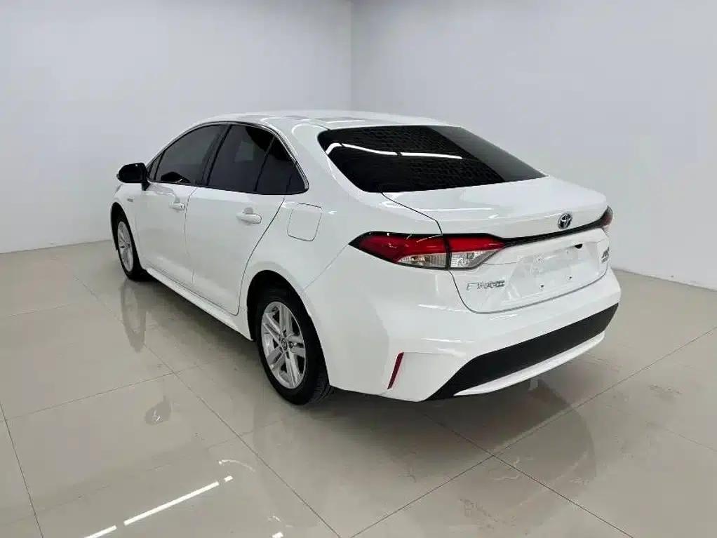 Levin 2022 Hybrid 1.8H E-CVT Leading Edition — миниатюра 6