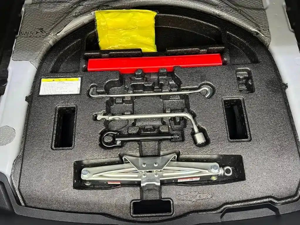 Levin 2022 Hybrid 1.8H E-CVT Leading Edition — миниатюра 9