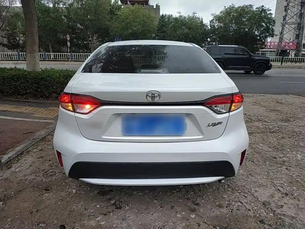 Levin 2021 TNGA 1.5L CVT Leading Edition — миниатюра 6