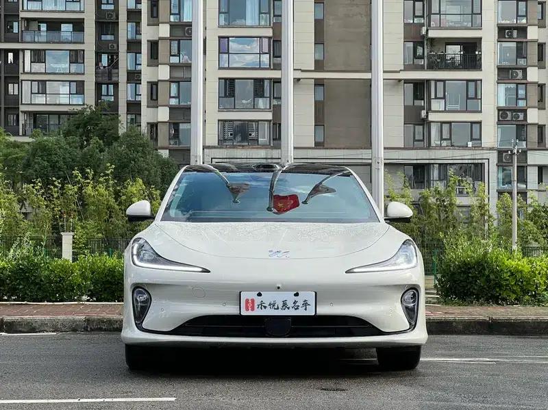 Zhiji L6 2025 Max+ 74kWh — миниатюра 2