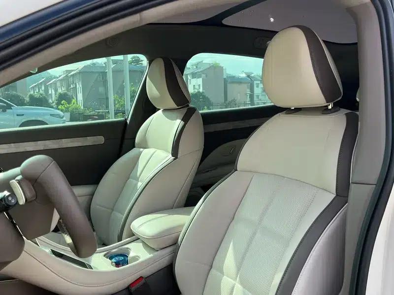 Zhiji L6 2025 Max+ 74kWh — миниатюра 13