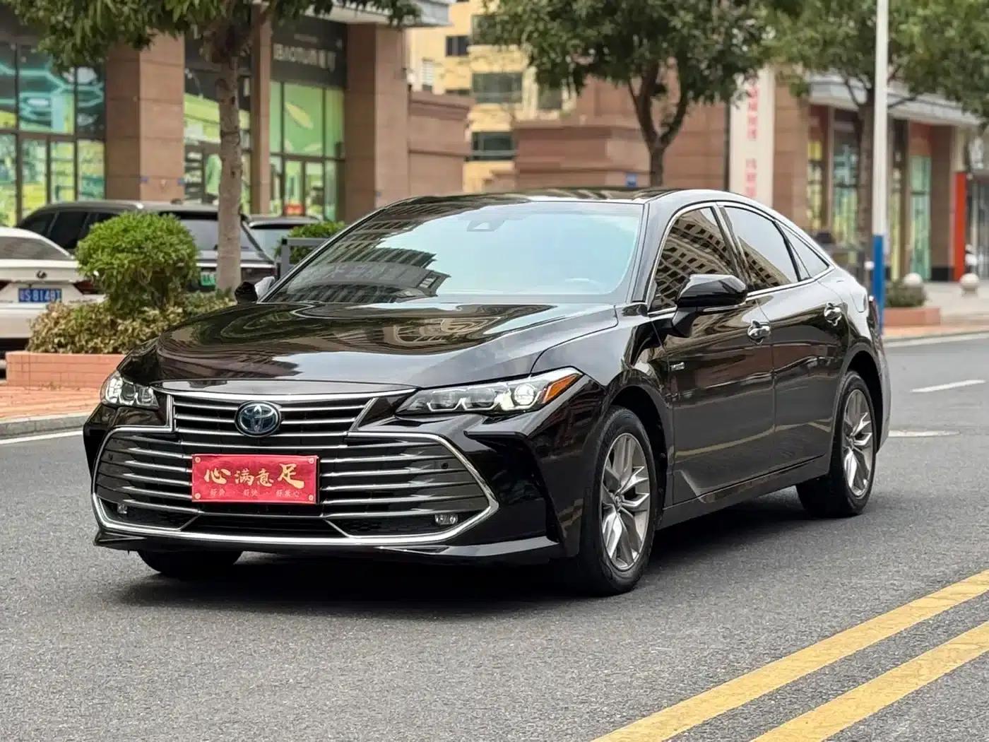 2019 Toyota Avalon Hybrid 2.5L Luxury Edition (National V Emission Standard) — миниатюра 1