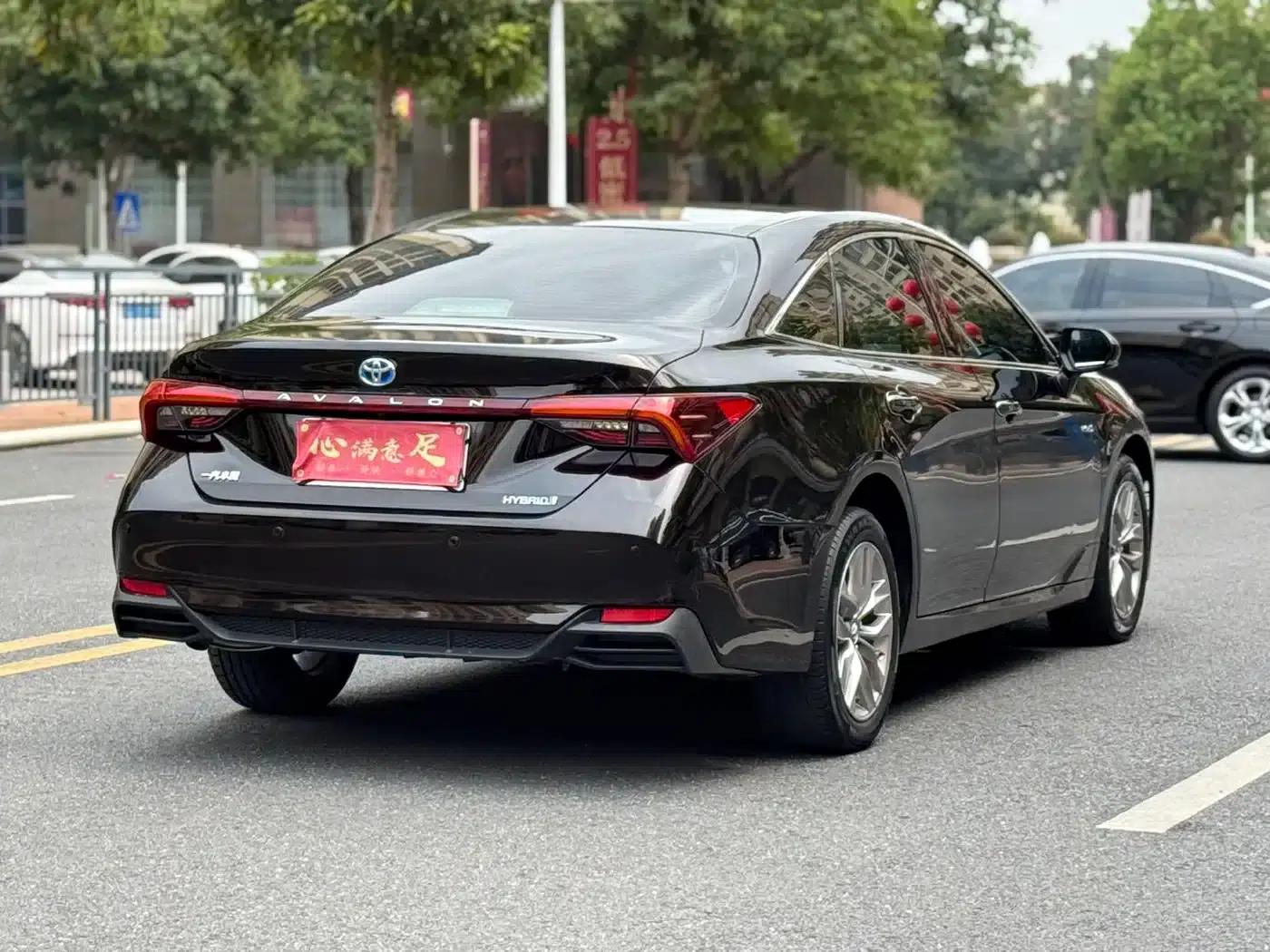 2019 Toyota Avalon Hybrid 2.5L Luxury Edition (National V Emission Standard) — миниатюра 4