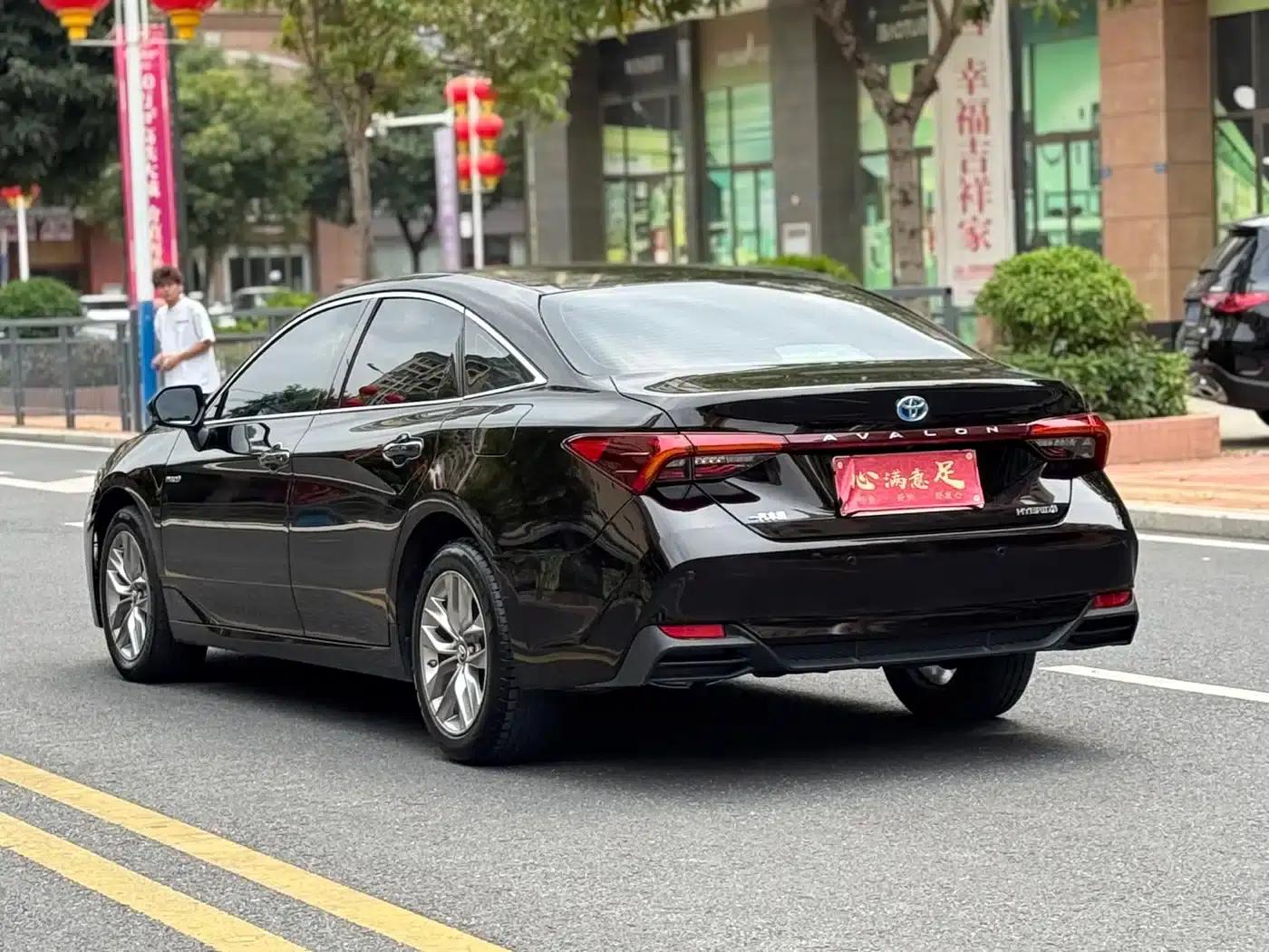 2019 Toyota Avalon Hybrid 2.5L Luxury Edition (National V Emission Standard) — миниатюра 6