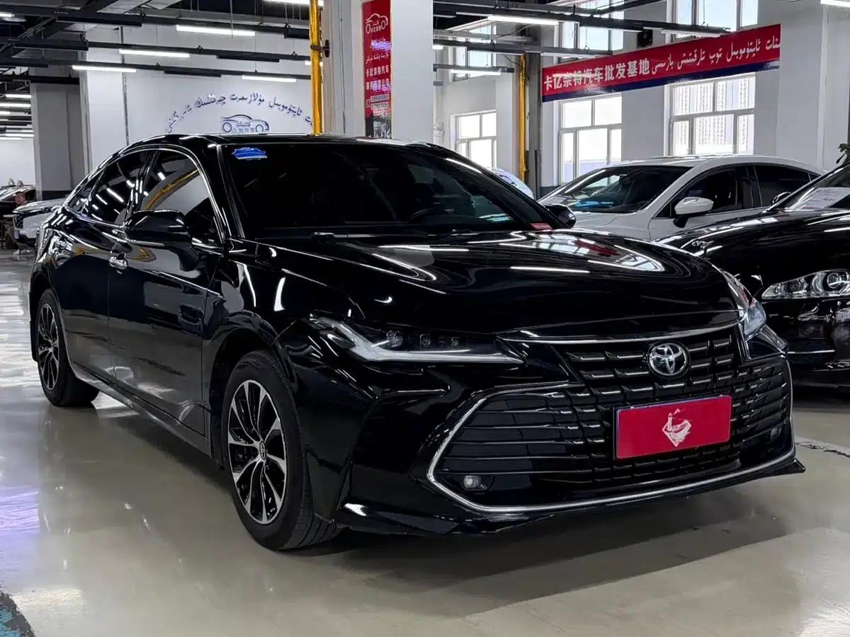 2022 Toyota Avalon 2.0L Luxury Edition — миниатюра 2