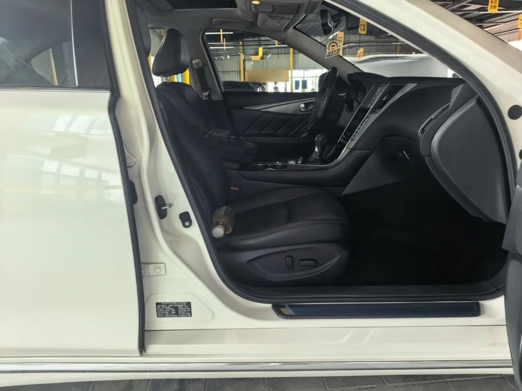Infiniti Q50L 2016 2.0T Ambition Edition — миниатюра 27