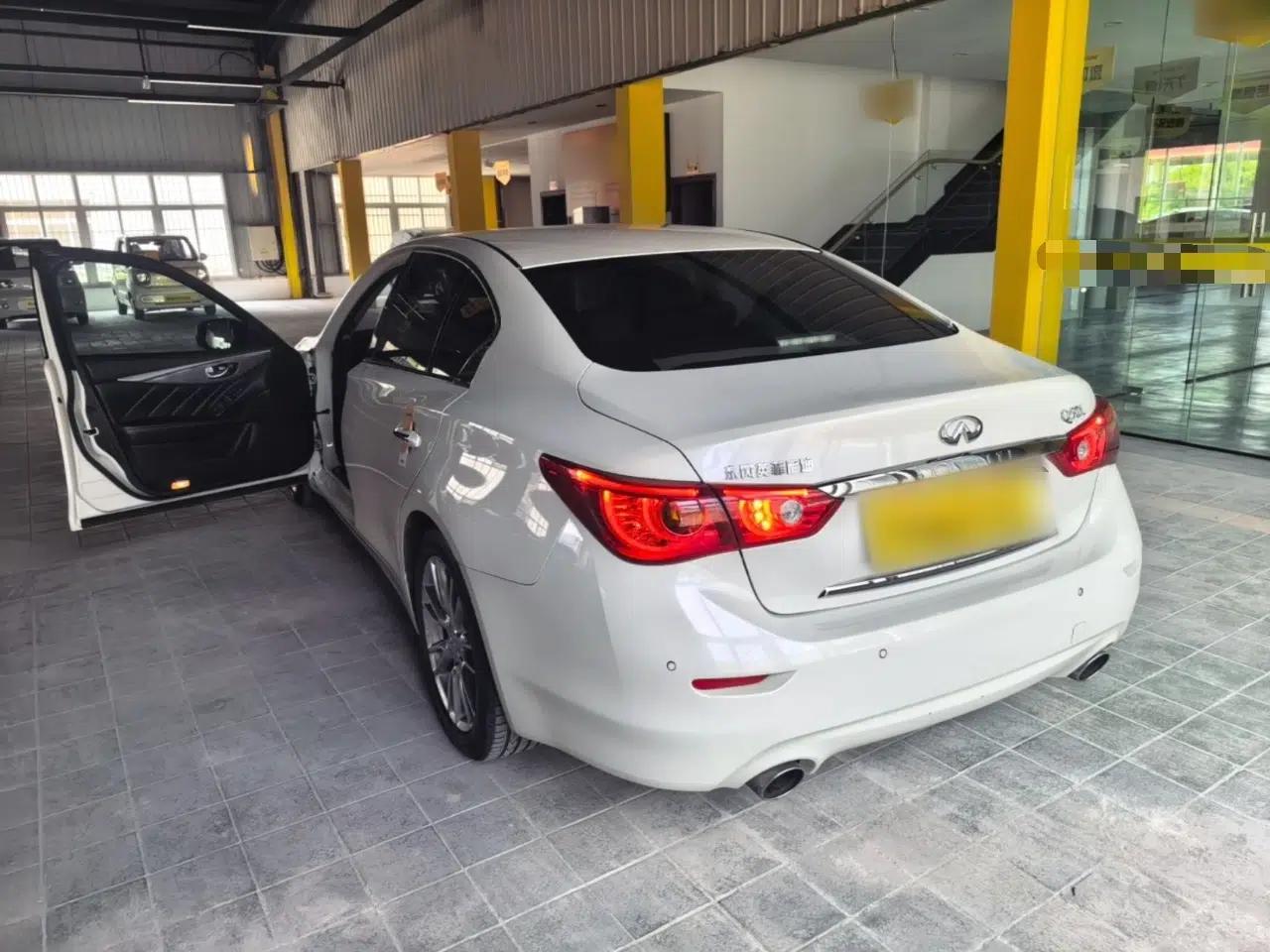 Infiniti Q50L 2016 2.0T Ambition Edition — миниатюра 4