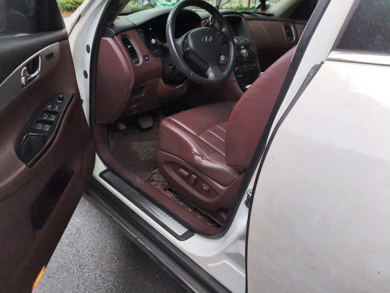Infiniti QX50 2013 2.5L Two-Wheel-Drive Elegant Edition — миниатюра 16