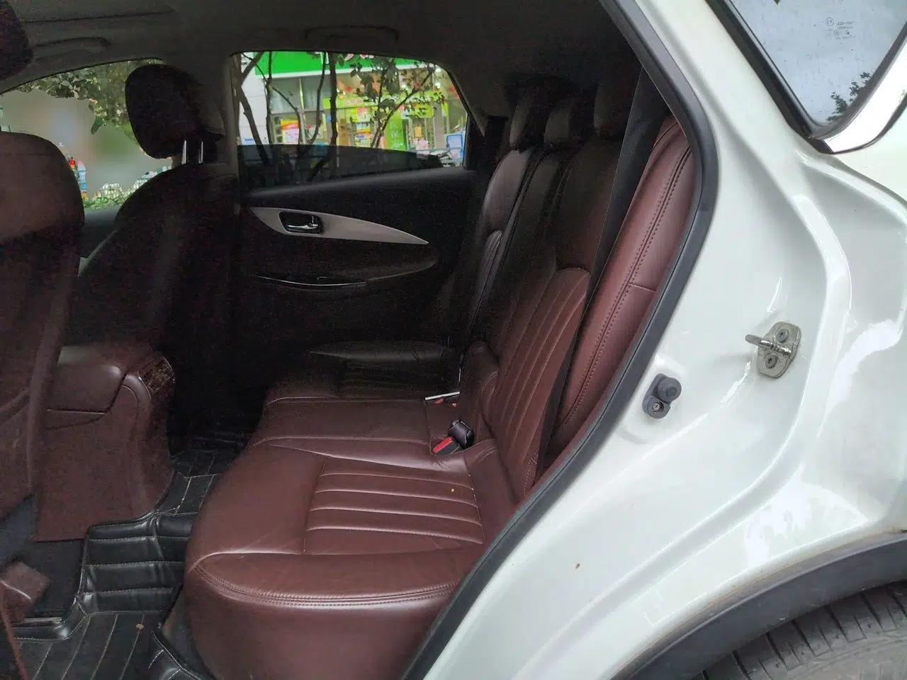 Infiniti QX50 2013 2.5L Two-Wheel-Drive Elegant Edition — миниатюра 17