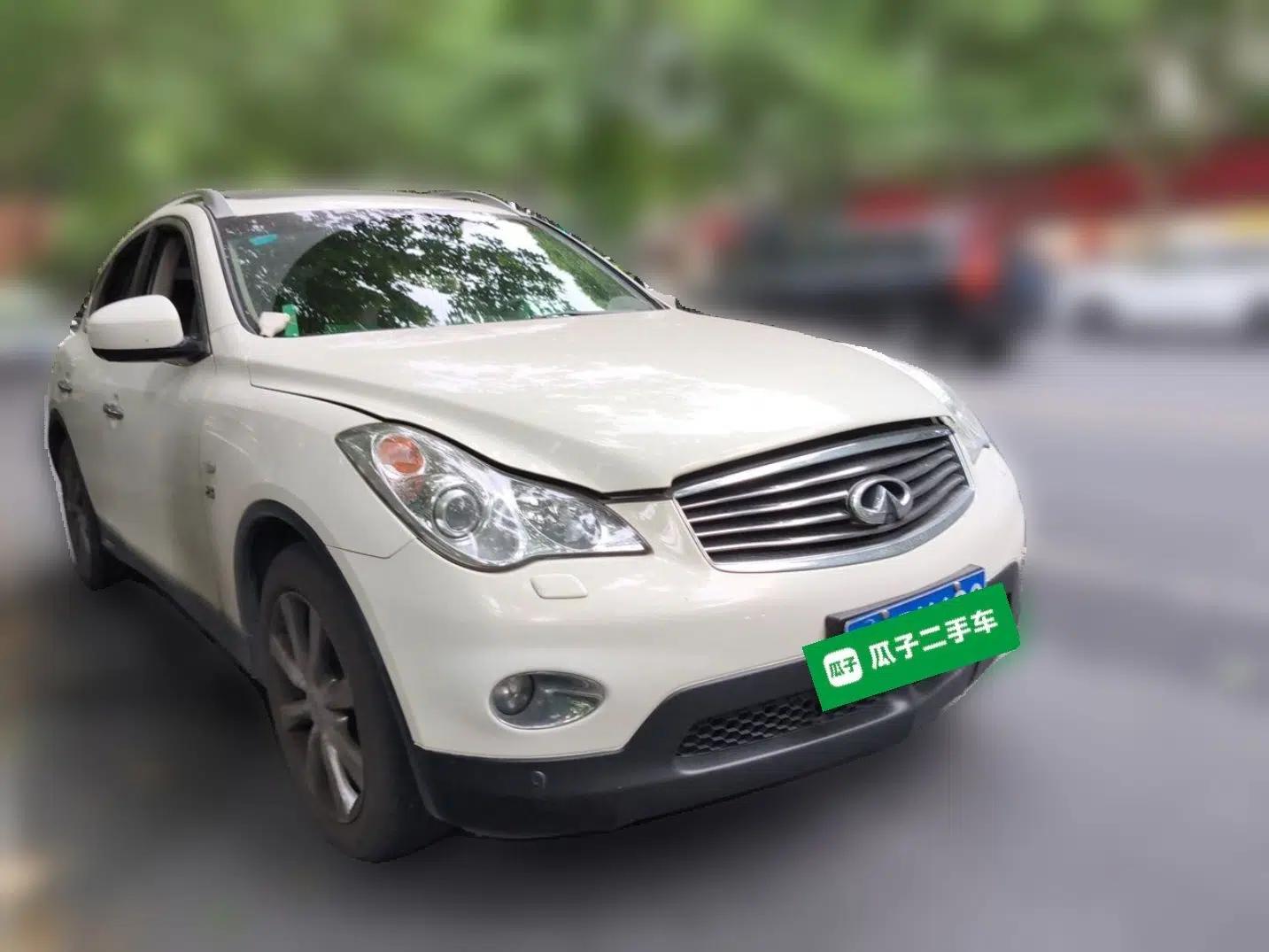 Infiniti QX50 2013 2.5L Two-Wheel-Drive Elegant Edition — миниатюра 3