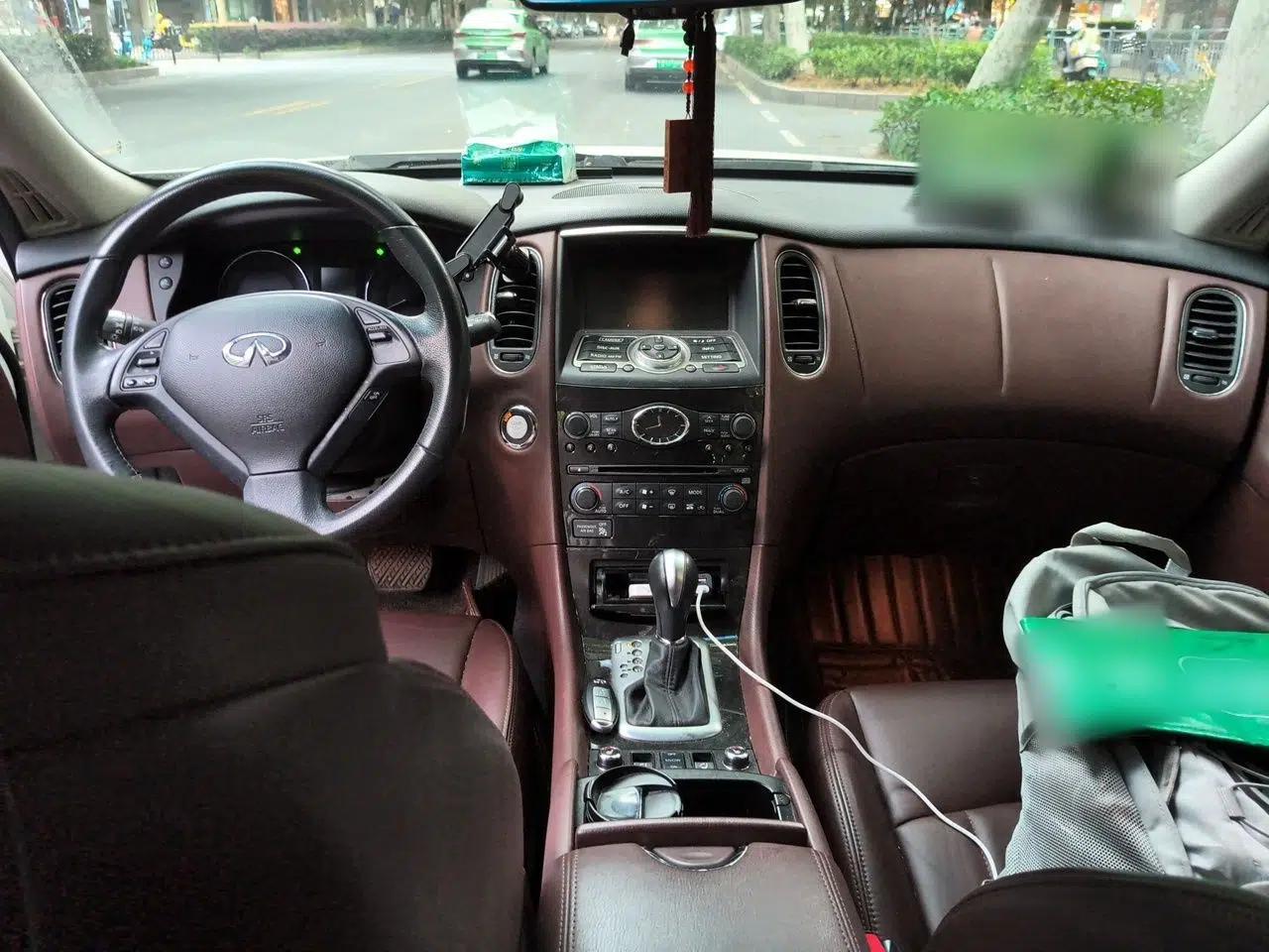 Infiniti QX50 2013 2.5L Two-Wheel-Drive Elegant Edition — миниатюра 9