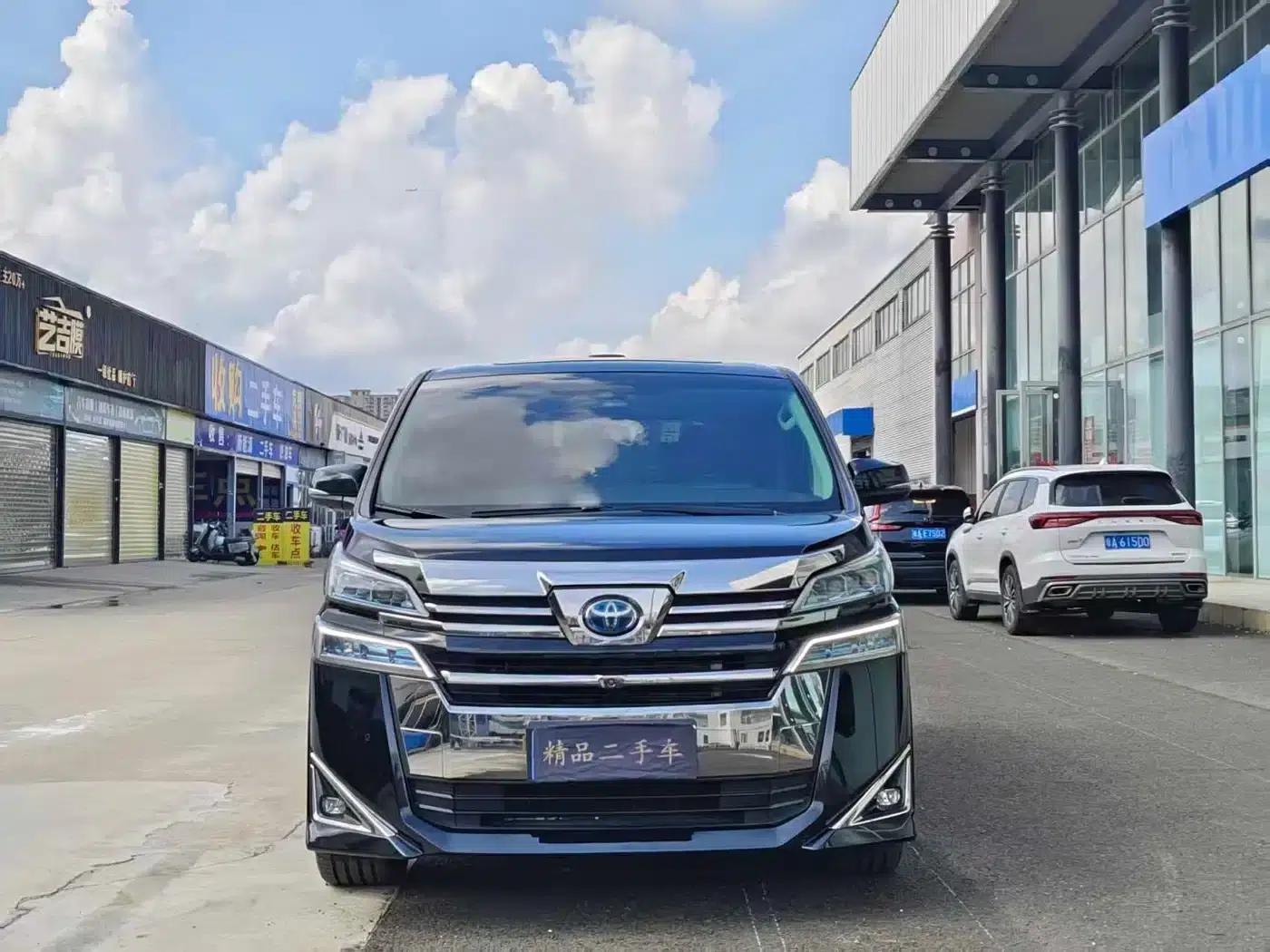 2019 Alphard Hybrid 2.5L HV Luxury Edition — миниатюра 2
